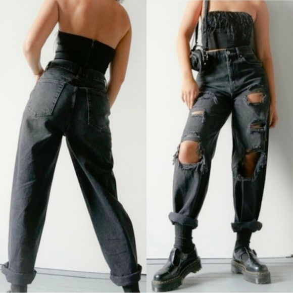 Urban Outfitters Denim - BDG Urban Outfitters Black Mom High Rise Jean sz 28
